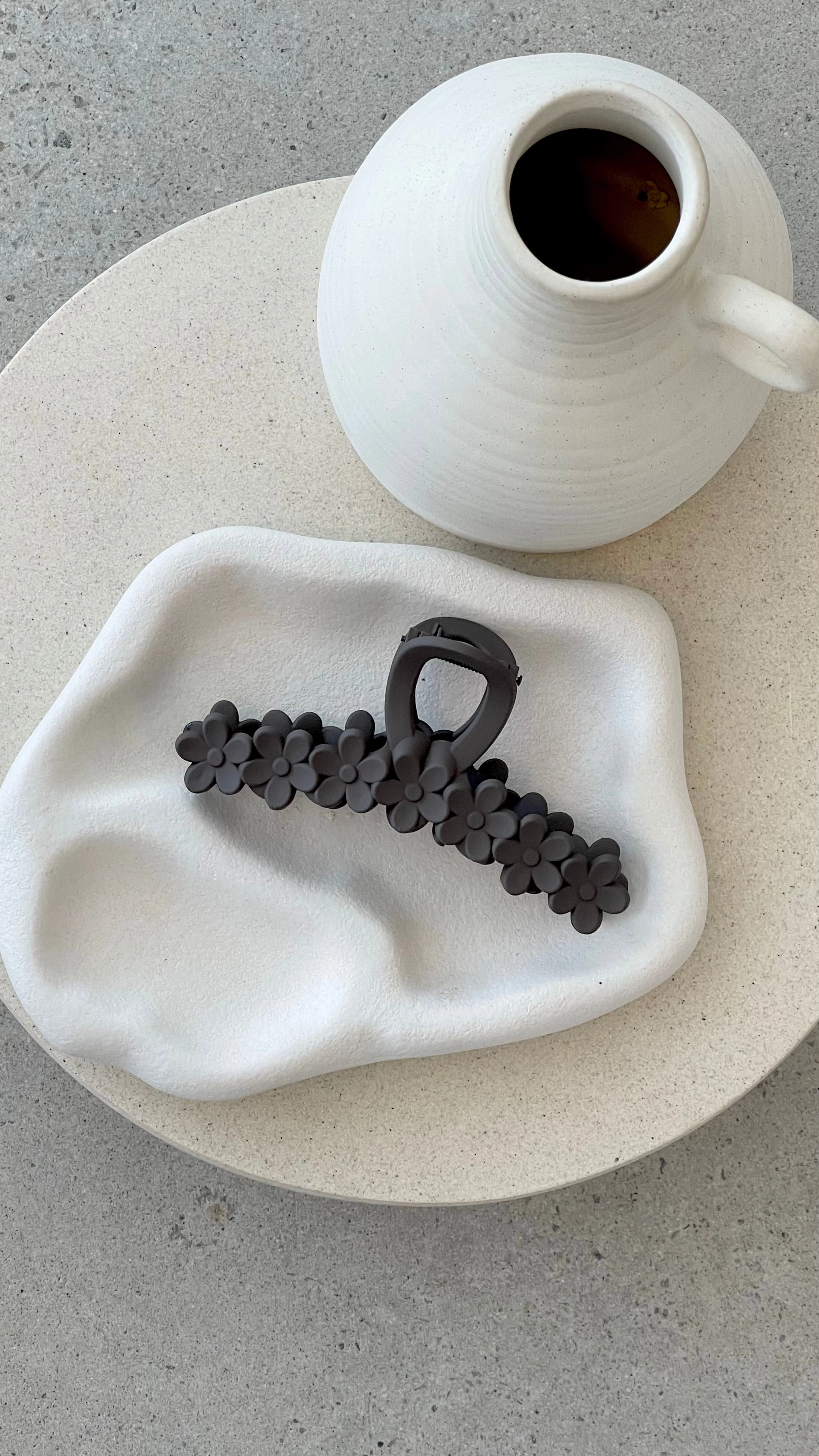 Daisy Meadows Matte Claw Clip - Brown