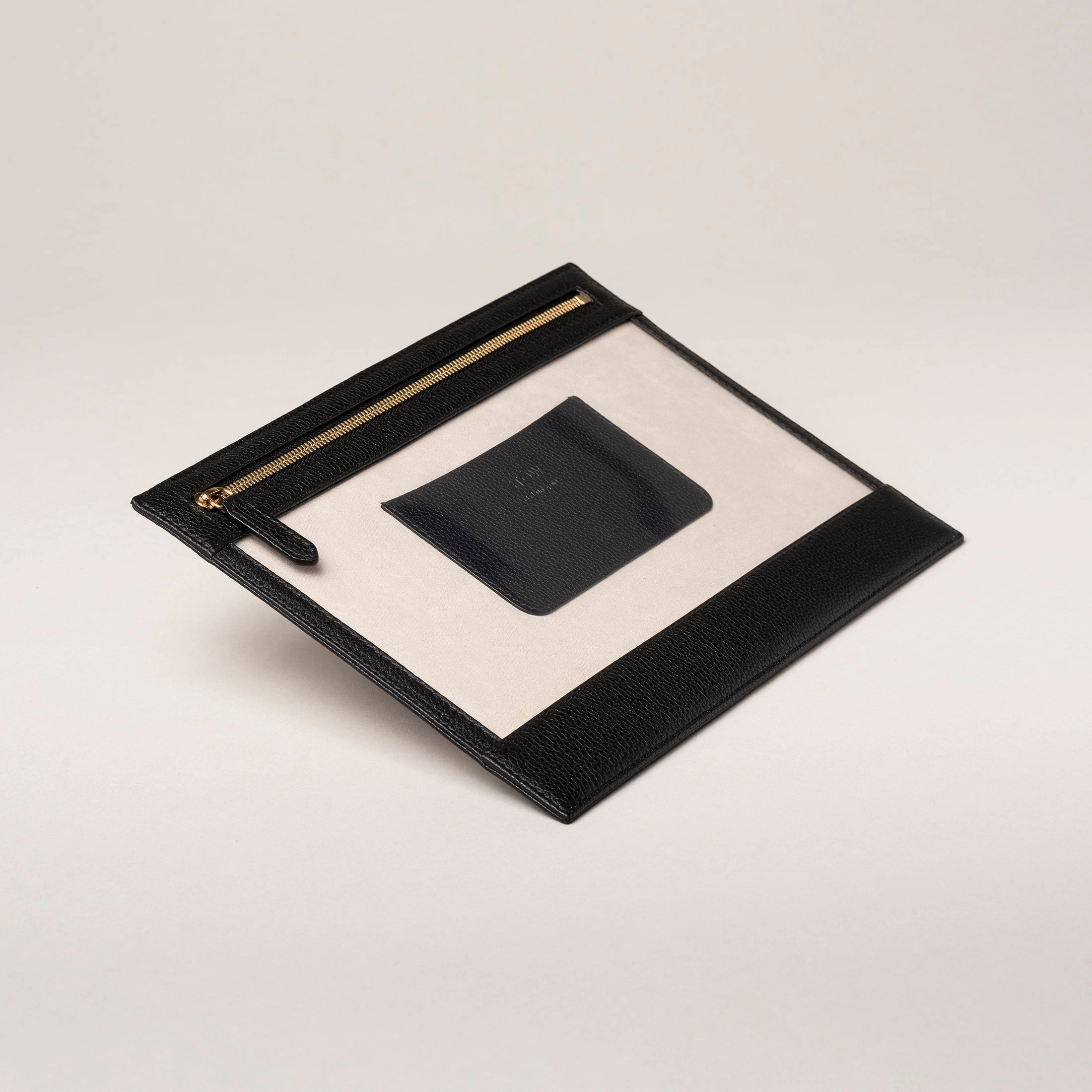 Seeview Pouch