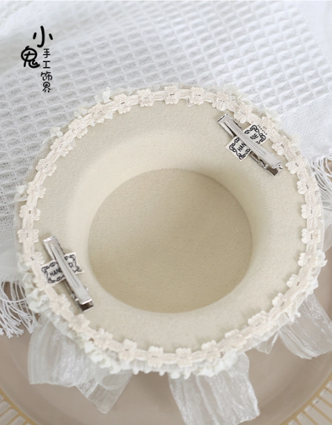 Small Flat Antique Lace Hat